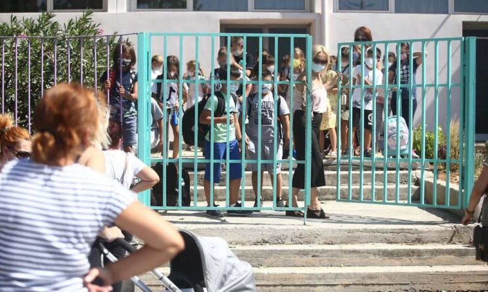 Χανιά: Συνελήφθη ο γονέας που χτύπησε καθηγητή για τη μάσκα του γιου του
